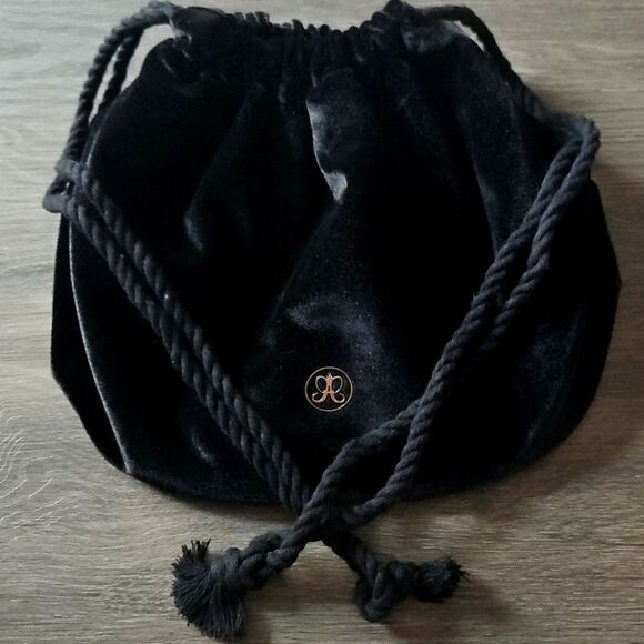 Anastasia Beverly Hills Large Travel Stand Alone Velour Makeup Pouch NEW - Picture 1 of 7